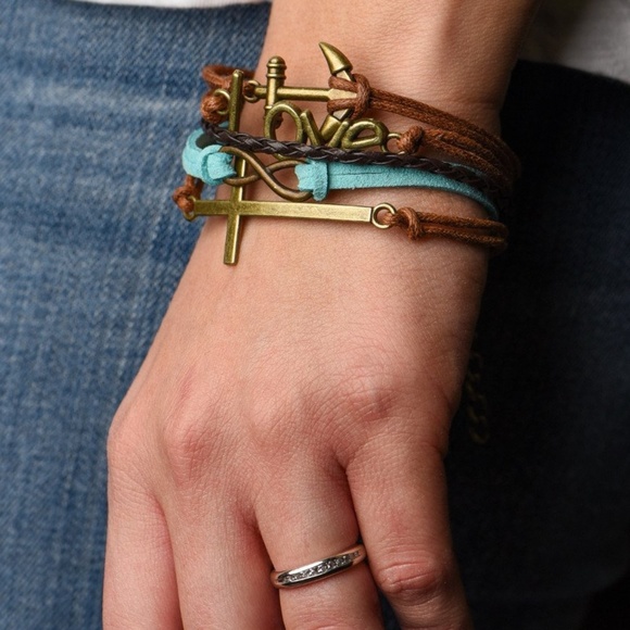 Christian Designs Jewelry - Christian Love Bracelet with Cross & Anchor